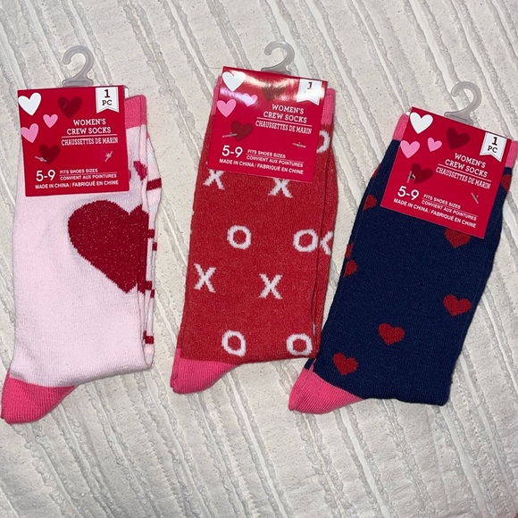 *3/$15* Valentine's Day Novelty Crew Socks.  Adorable Valentines Socks NWT - Picture 1 of 7